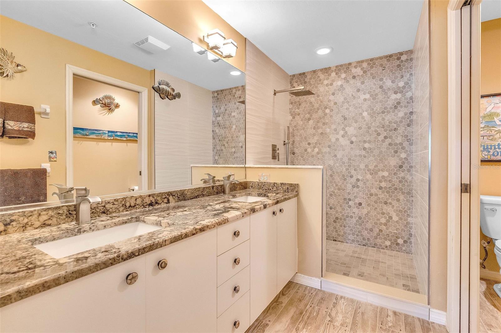 Image 28 of 44 For 2090 Matecumbe Key Road 1105