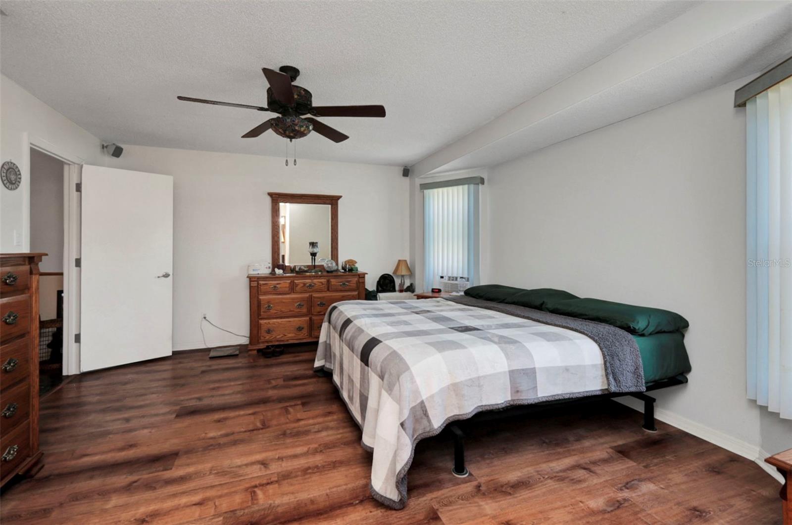 Image 11 of 59 For 4474 Ozark Avenue