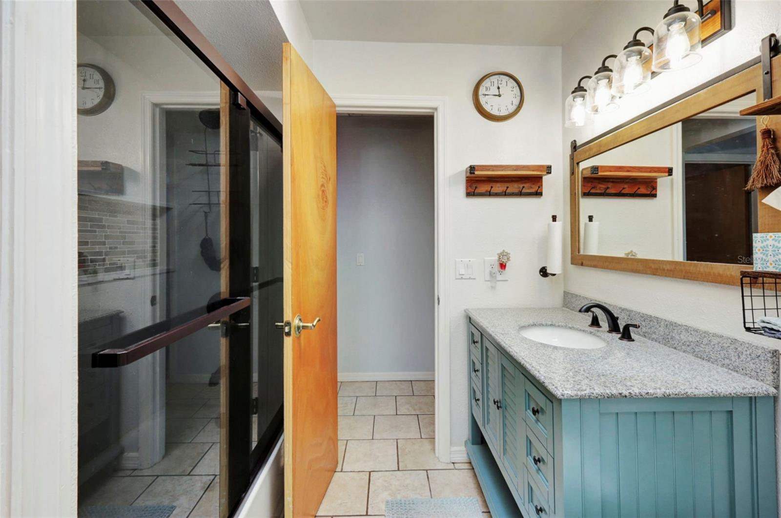 Image 18 of 59 For 4474 Ozark Avenue