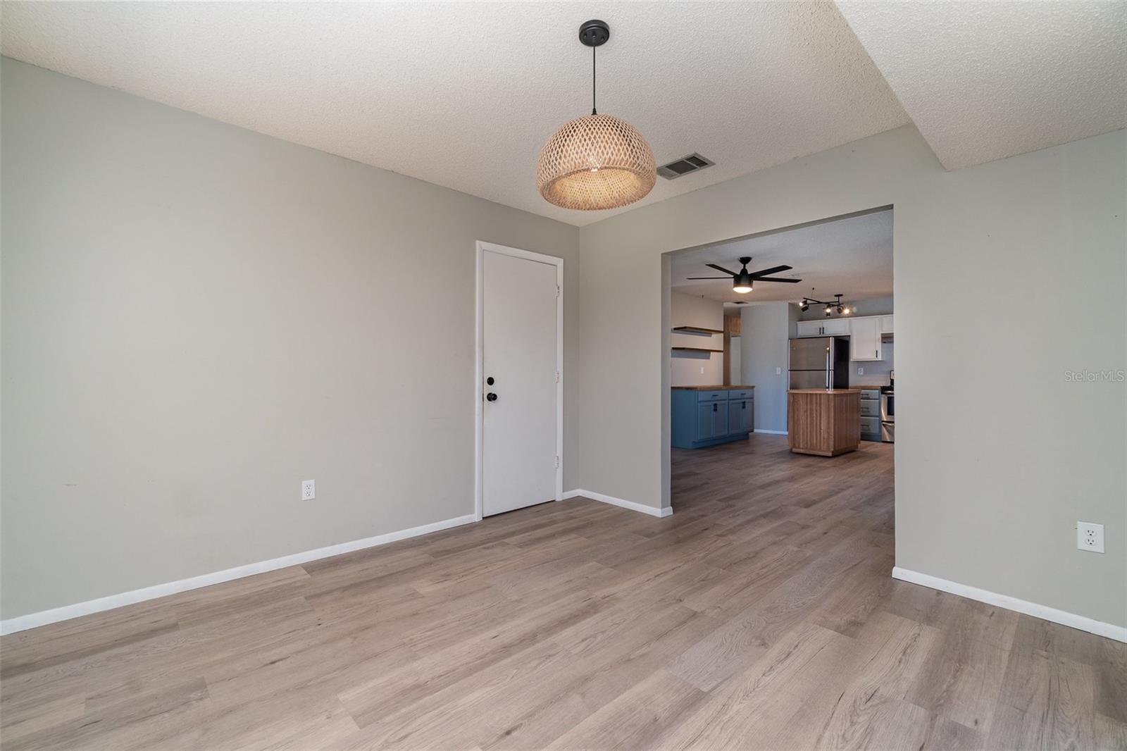 Image 12 of 25 For 8238 San Jacinto Avenue