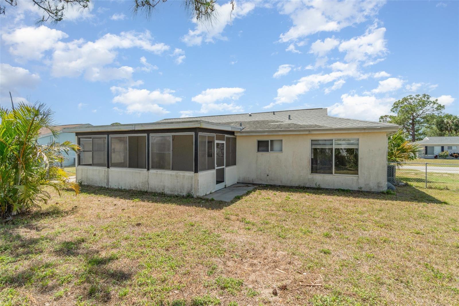 Image 21 of 25 For 8238 San Jacinto Avenue