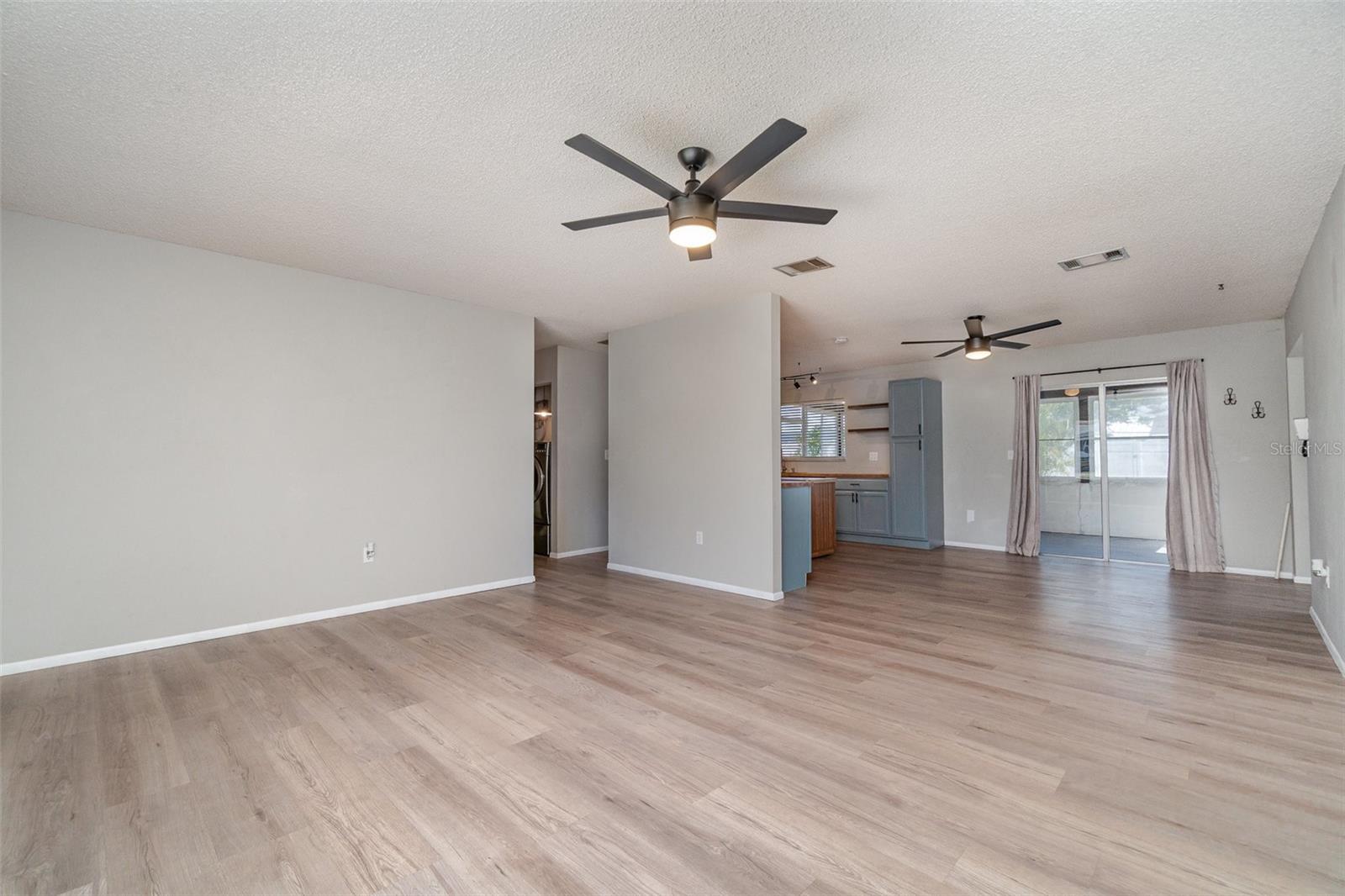 Image 3 of 25 For 8238 San Jacinto Avenue