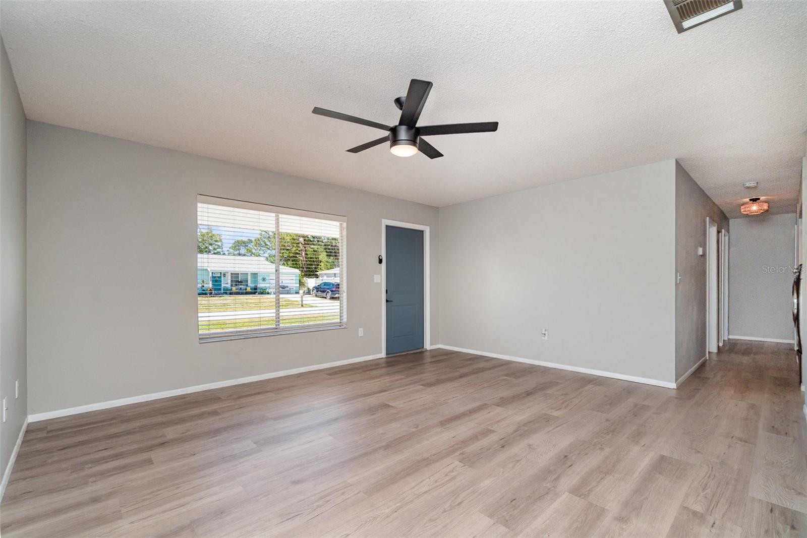 Image 4 of 25 For 8238 San Jacinto Avenue