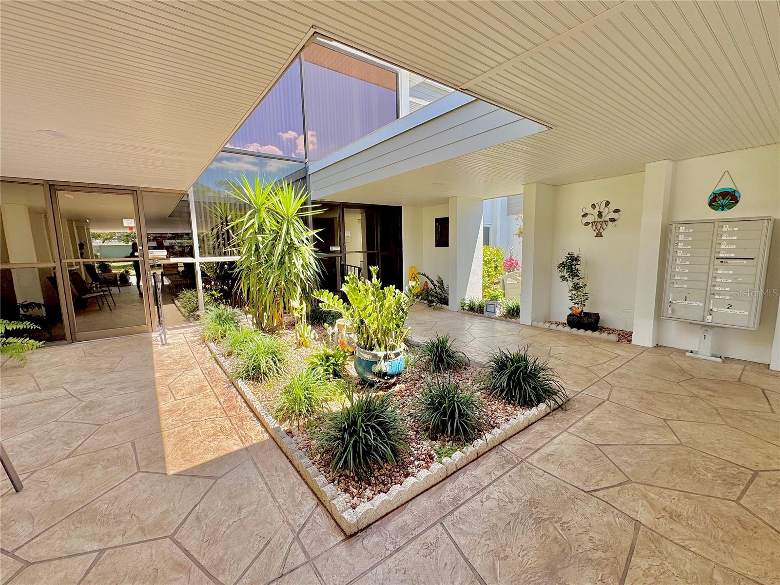 Image 13 of 32 For 21300 Brinson Avenue 112