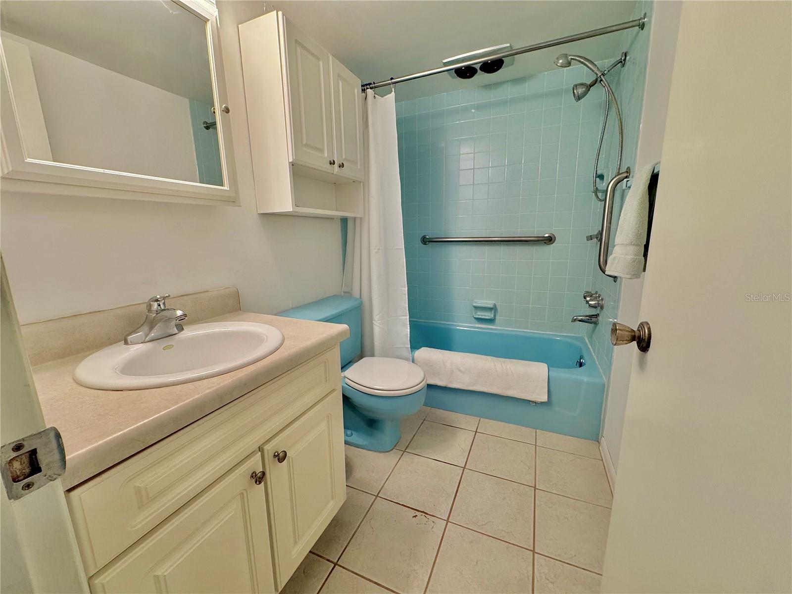 Image 5 of 32 For 21300 Brinson Avenue 112