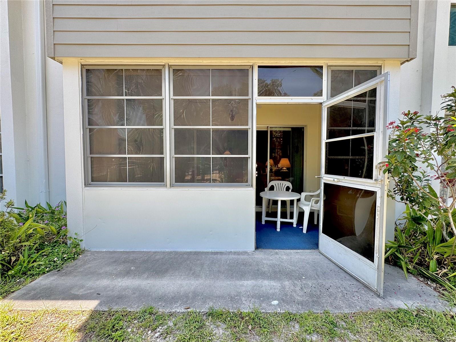 Image 8 of 32 For 21300 Brinson Avenue 112