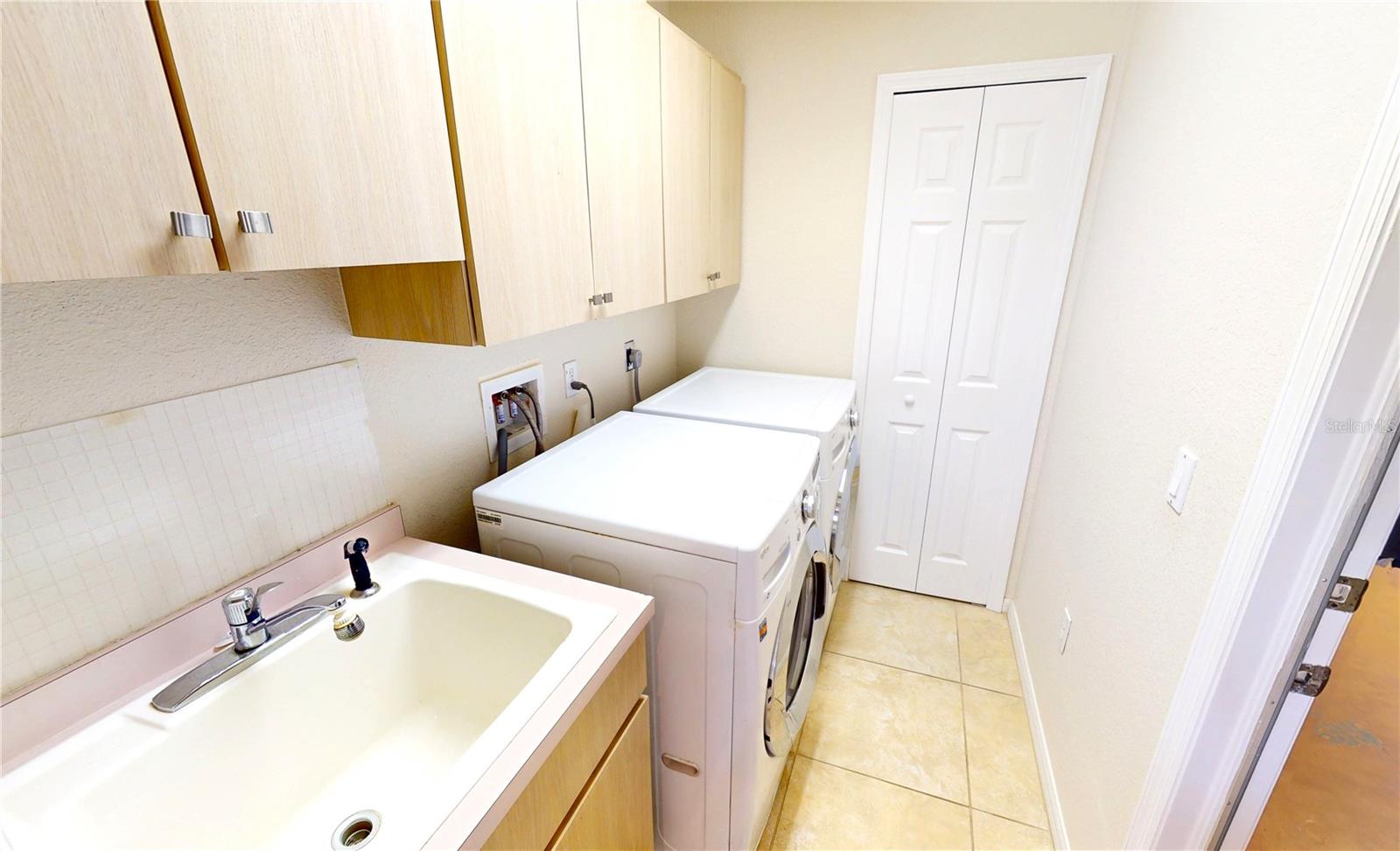Image 31 of 45 For 10203 Windsong Road