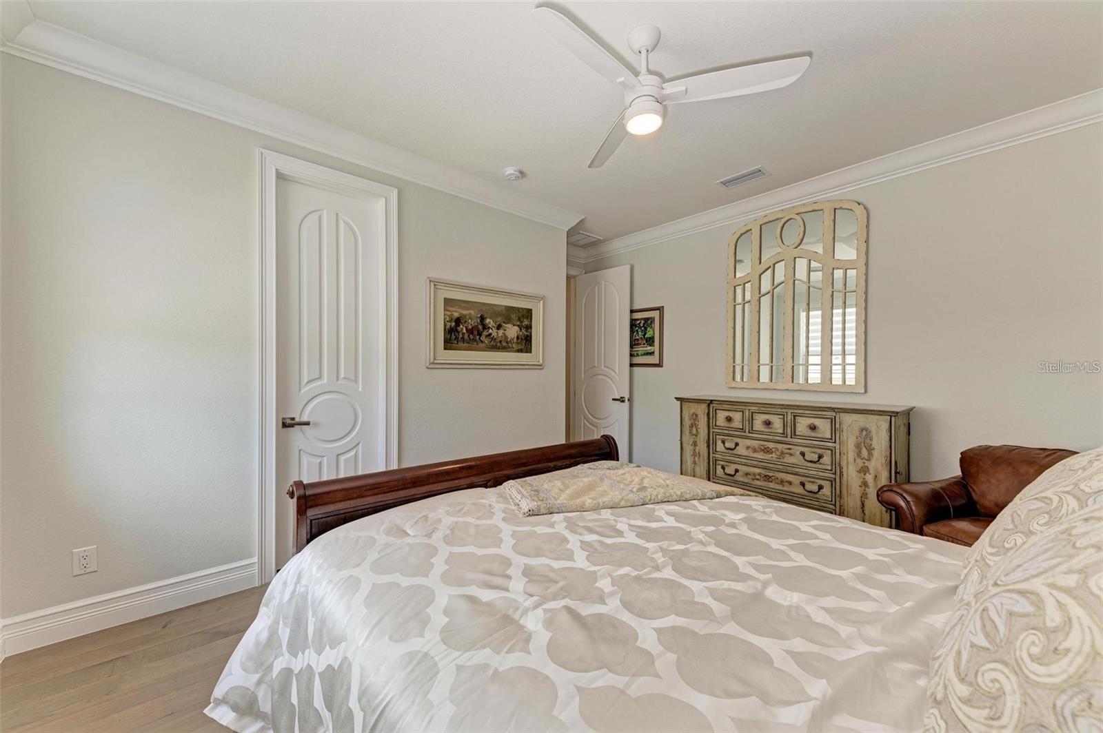 Image 10 of 31 For 611 Olympia Avenue