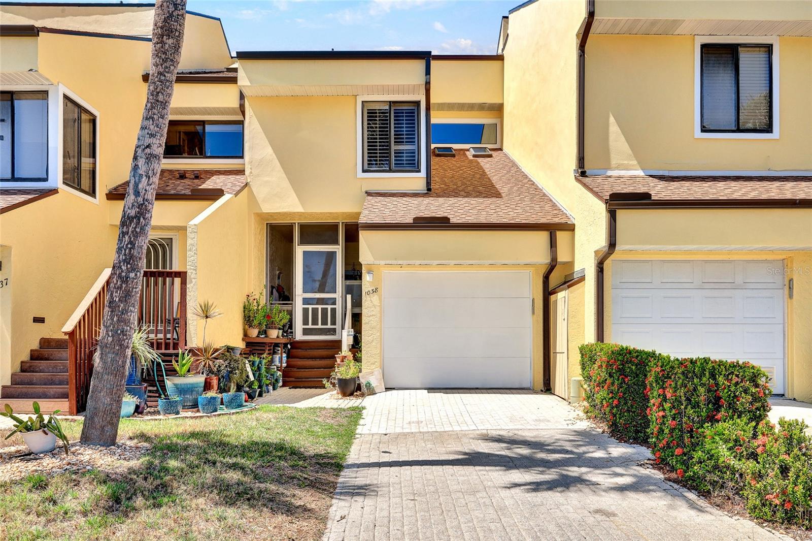 Image 42 of 55 For 25188 Marion Avenue 1038