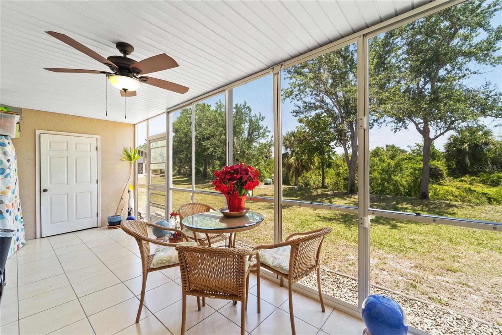 Image 15 of 38 For 9850 Fiddlers Green Circle 130