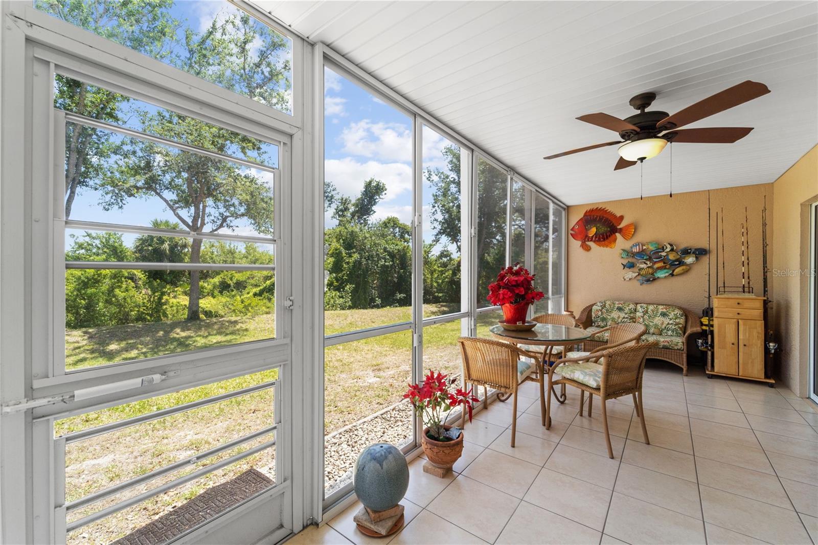 Image 16 of 38 For 9850 Fiddlers Green Circle 130