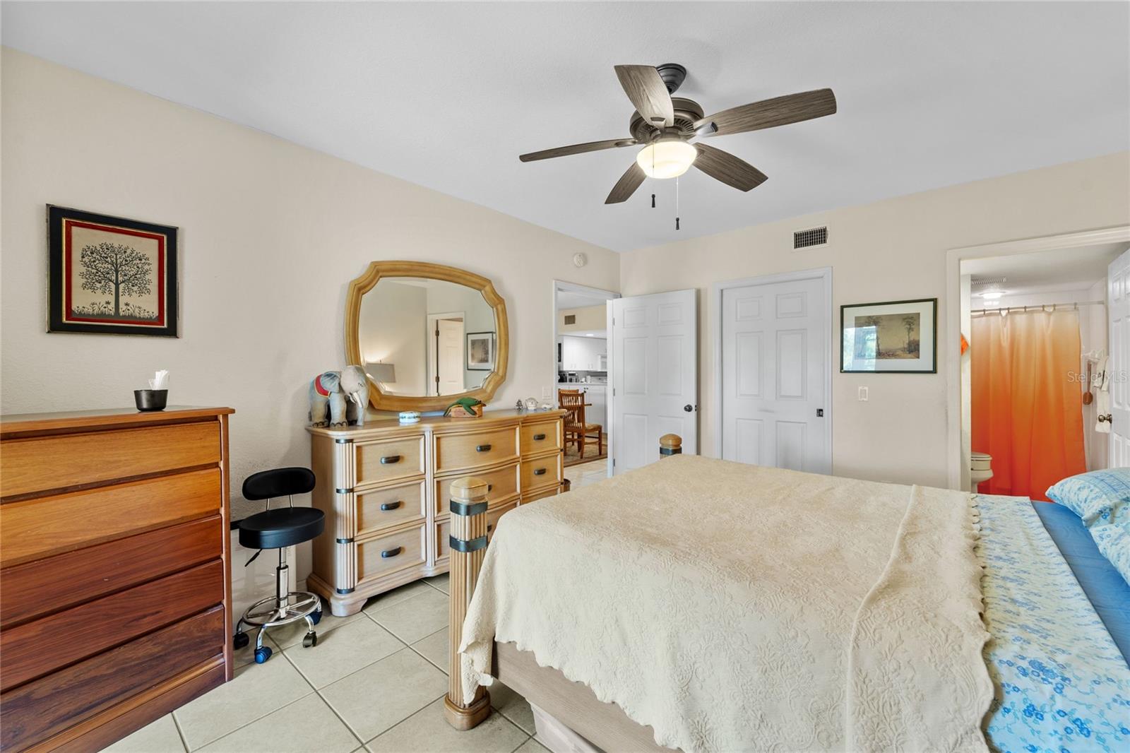 Image 22 of 38 For 9850 Fiddlers Green Circle 130