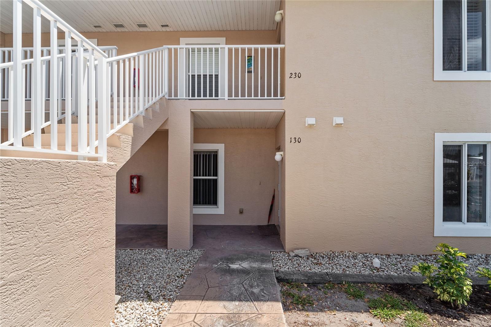 Image 3 of 38 For 9850 Fiddlers Green Circle 130