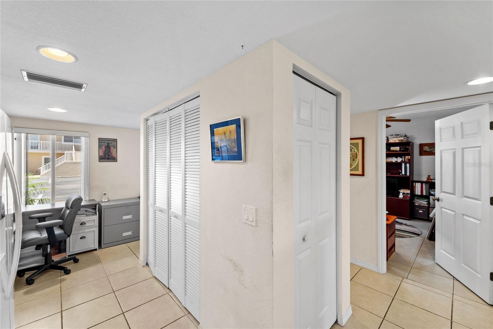 Image 8 of 38 For 9850 Fiddlers Green Circle 130