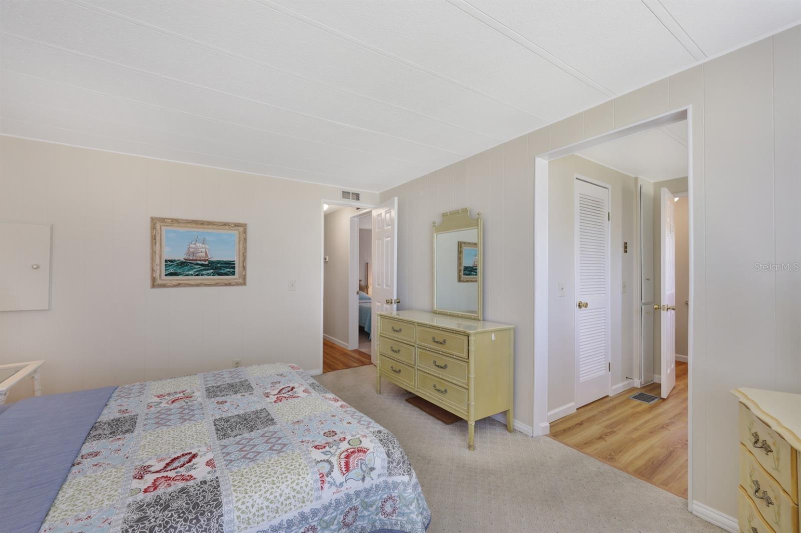 Image 20 of 97 For 2100 Kings Highway 182
