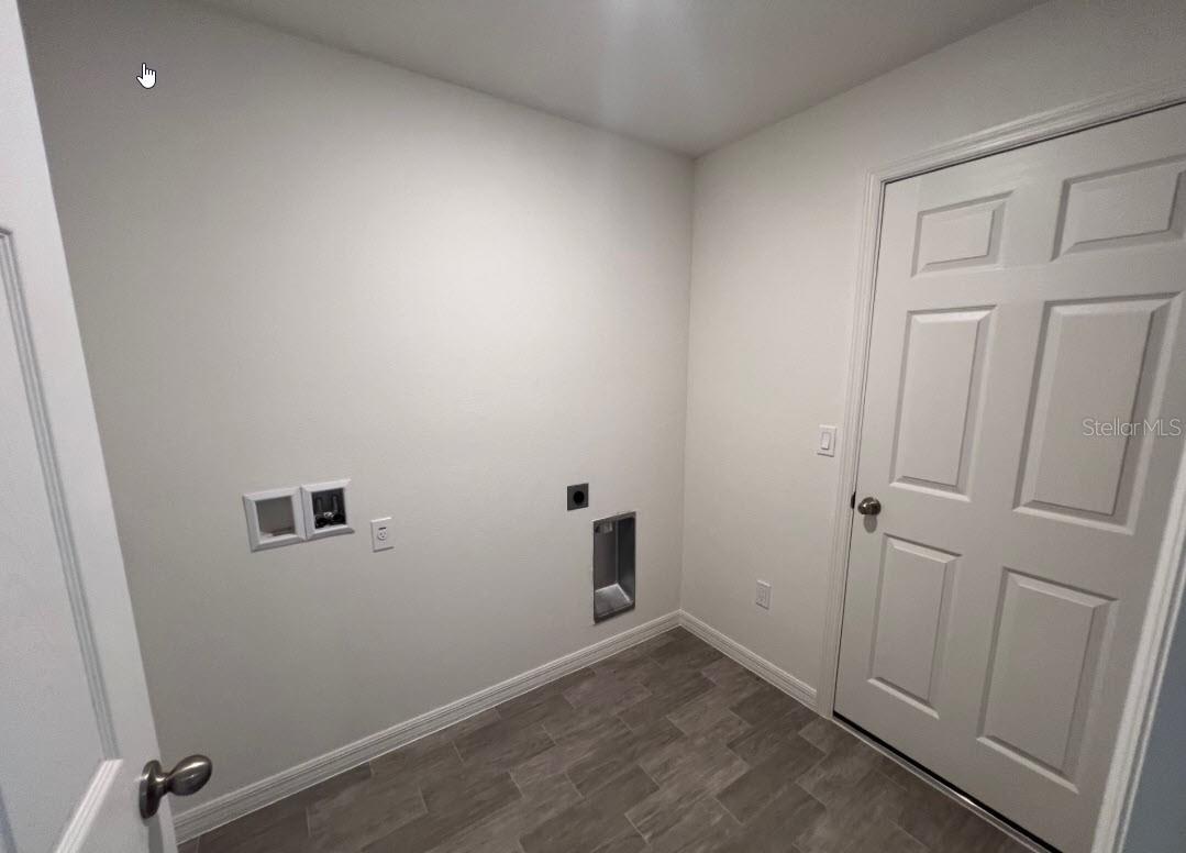 Image 11 of 13 For 25 Ryding Lane