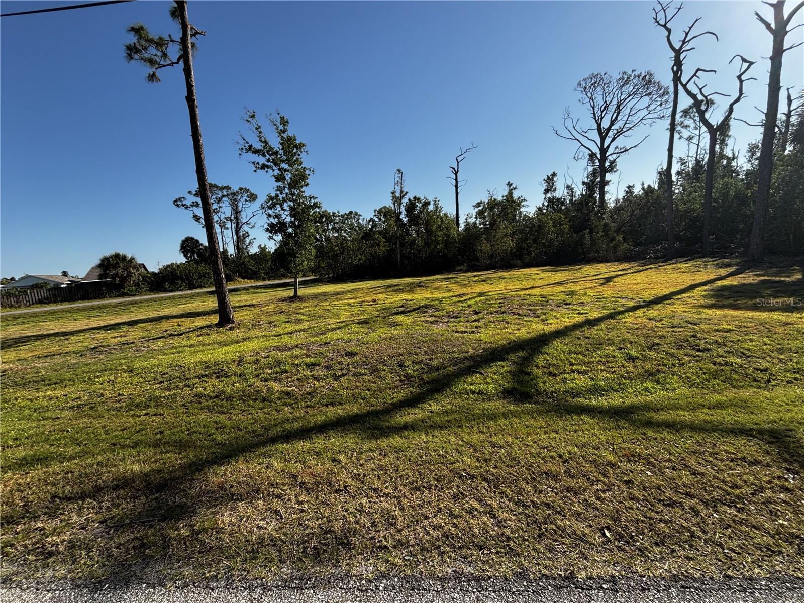 Image 6 of 6 For 14245 Myakka Avenue