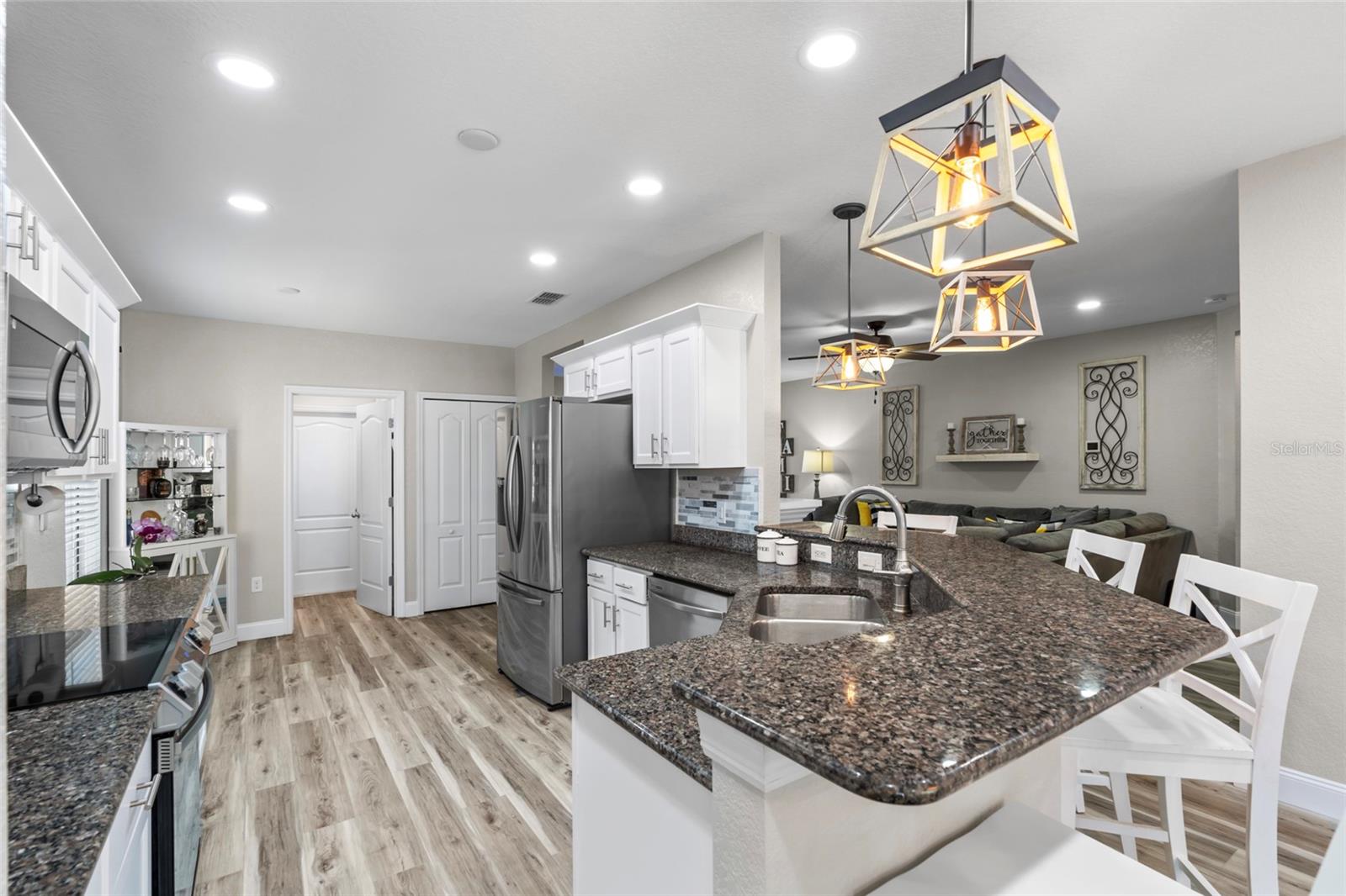 Image 12 of 47 For 15193 Mille Fiore Boulevard