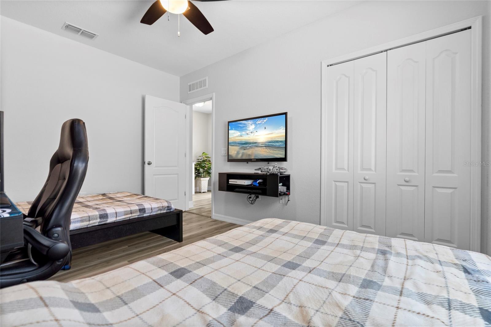 Image 23 of 47 For 15193 Mille Fiore Boulevard