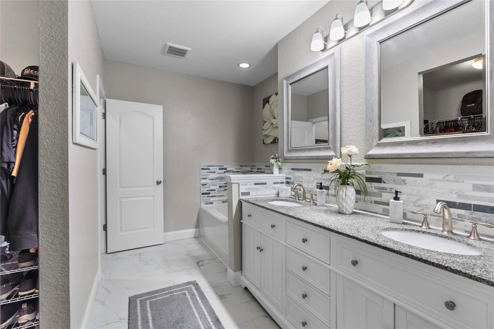 Image 29 of 47 For 15193 Mille Fiore Boulevard