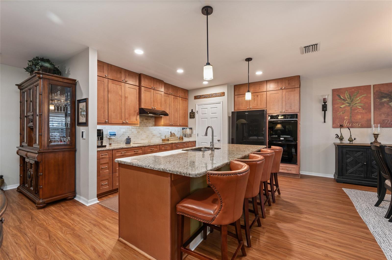 Image 11 of 81 For 7501 Mikasa Drive
