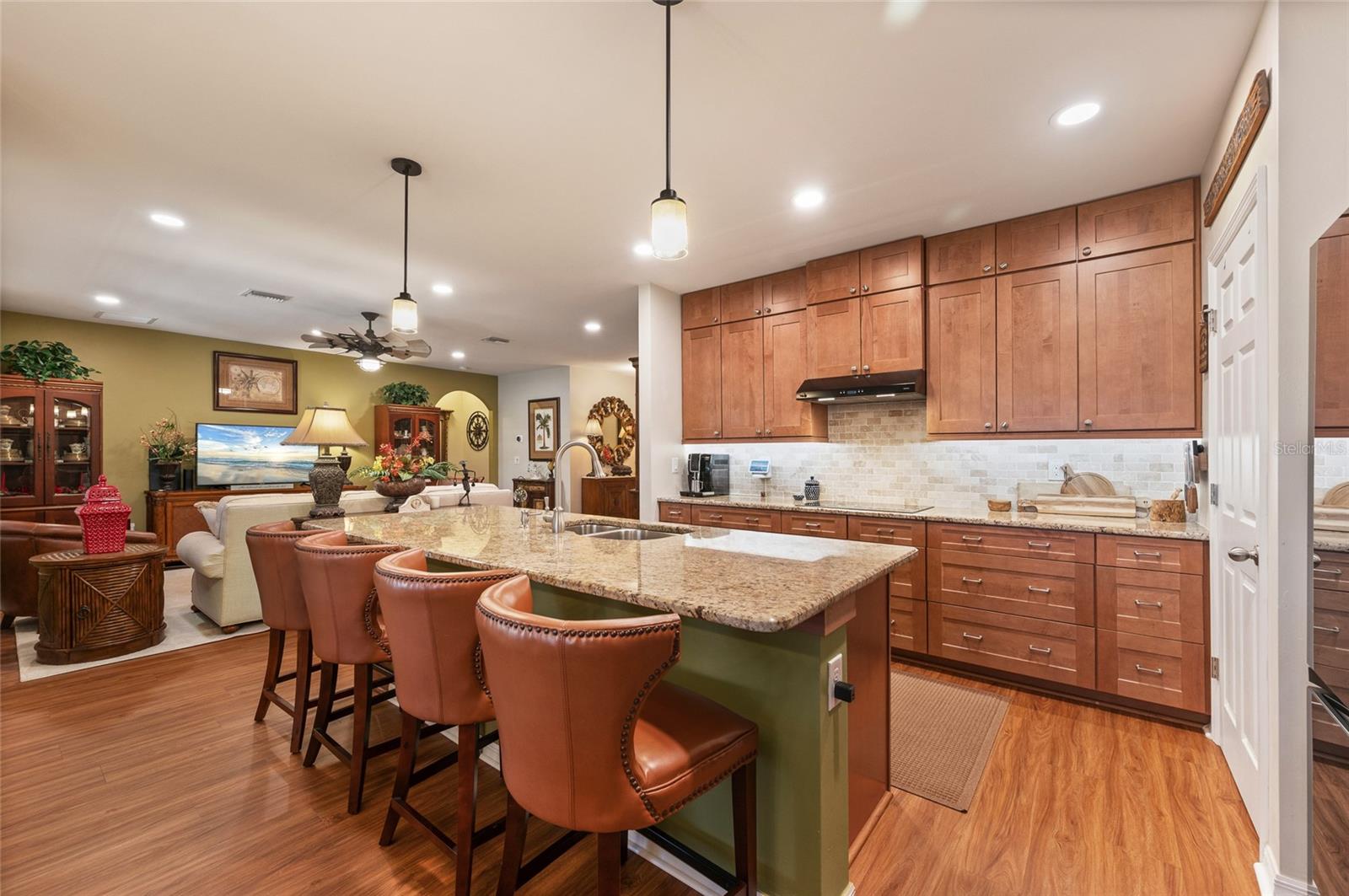Image 15 of 81 For 7501 Mikasa Drive