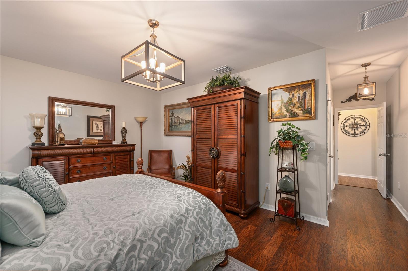 Image 20 of 81 For 7501 Mikasa Drive