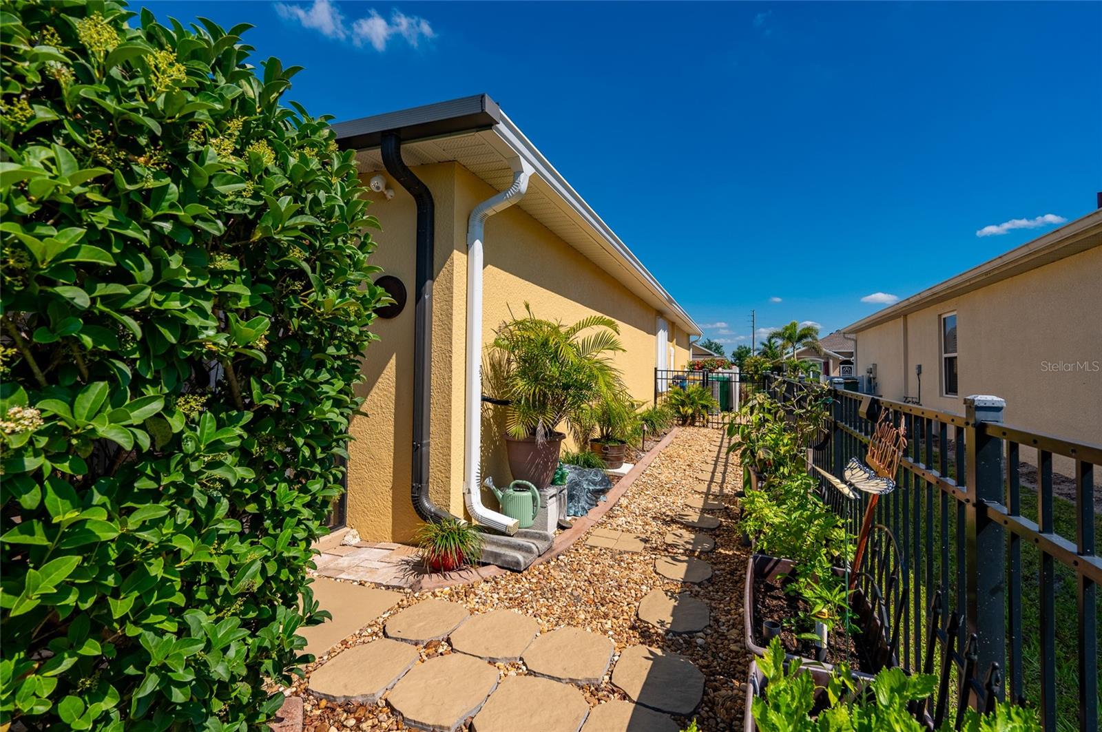 Image 49 of 81 For 7501 Mikasa Drive