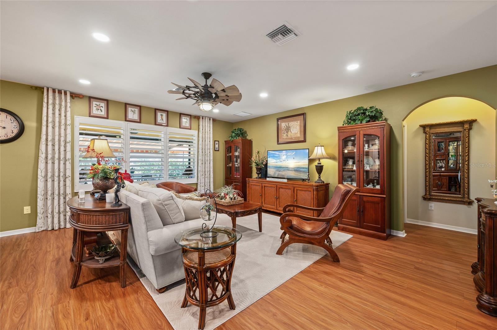 Image 7 of 81 For 7501 Mikasa Drive