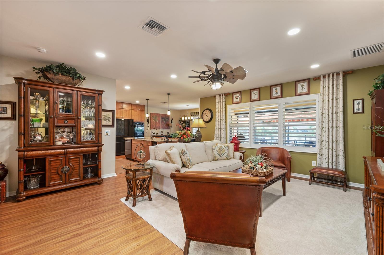 Image 8 of 81 For 7501 Mikasa Drive