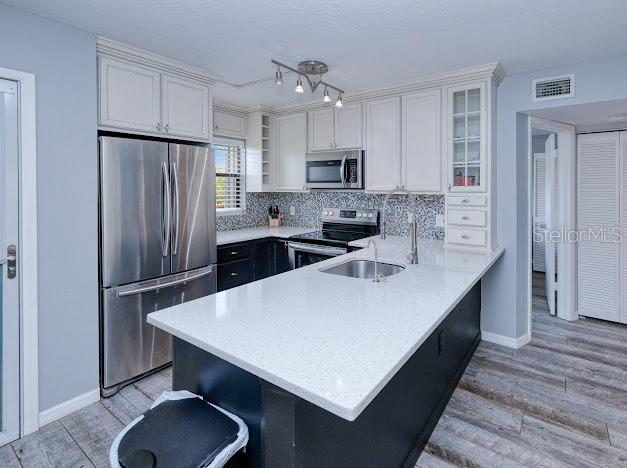 Image 4 of 22 For 26485 Rampart Boulevard C1