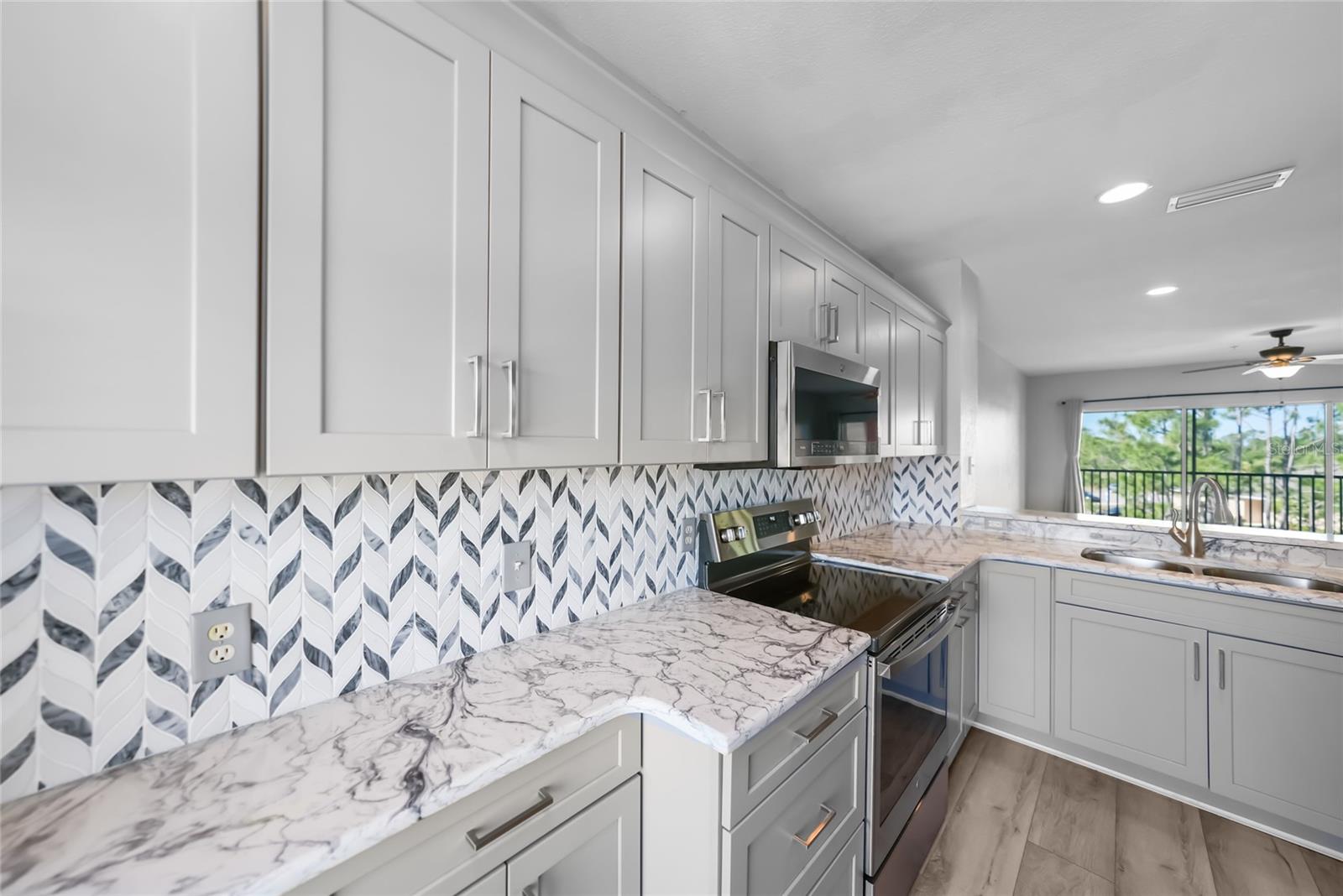 Image 10 of 48 For 2061 Willow Hammock Circle 303