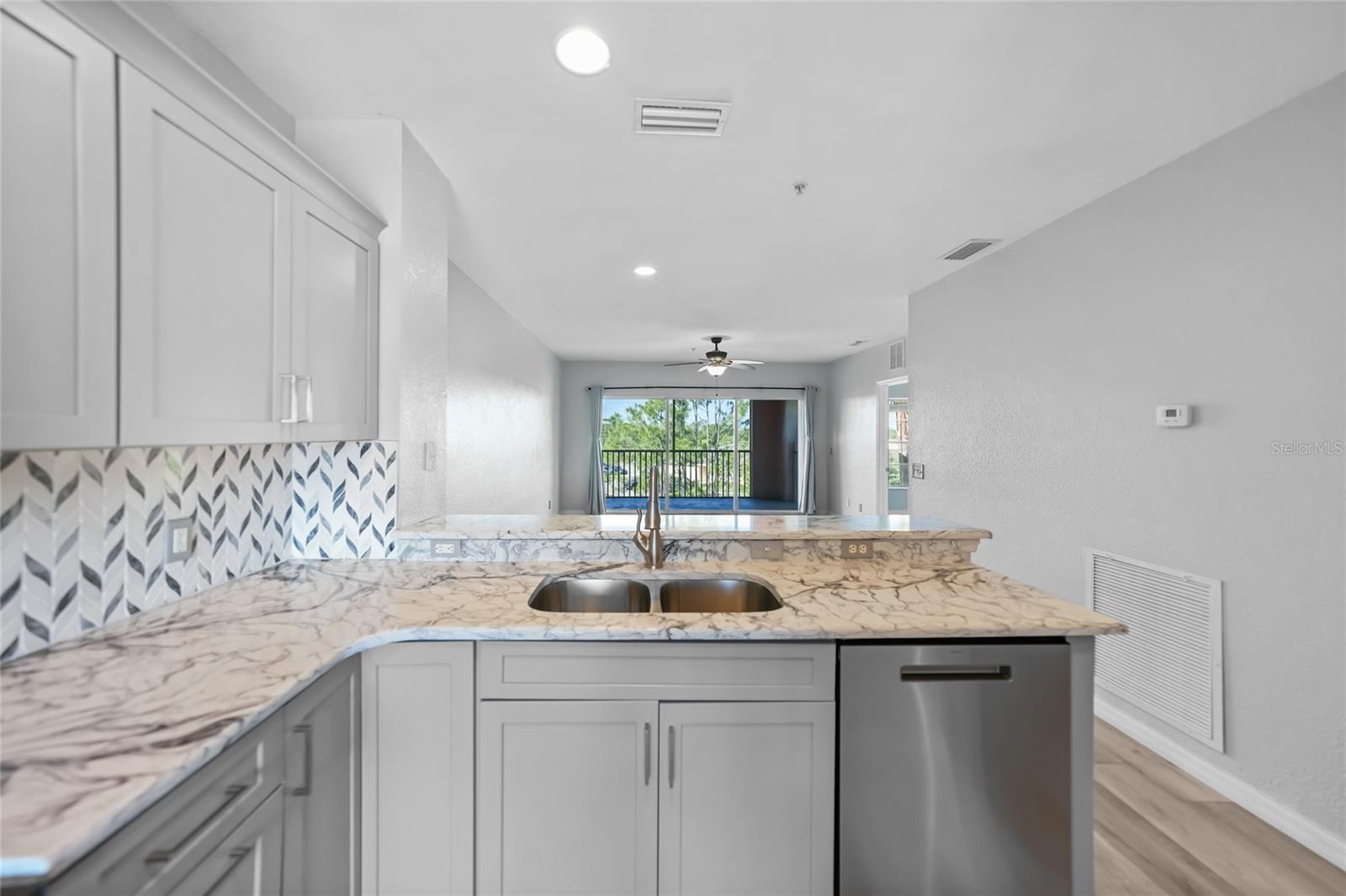 Image 11 of 48 For 2061 Willow Hammock Circle 303