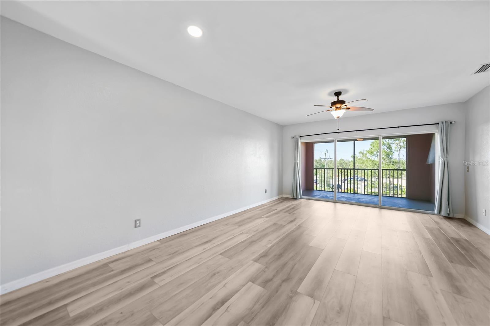Image 14 of 48 For 2061 Willow Hammock Circle 303