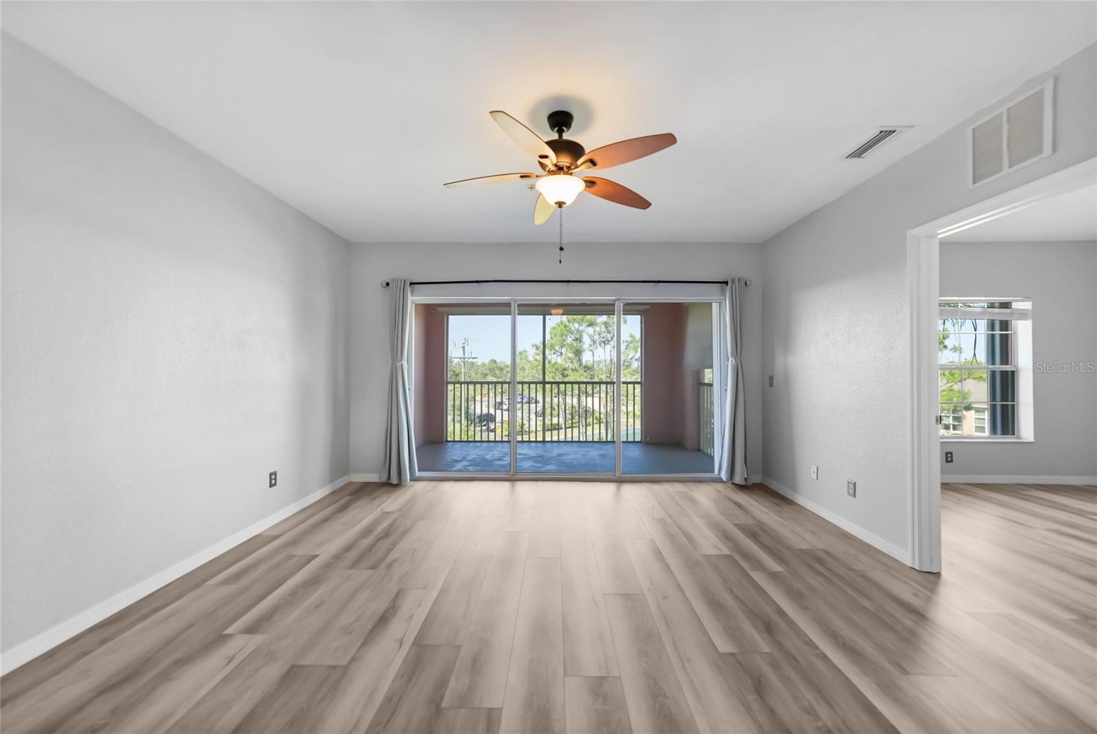 Image 15 of 48 For 2061 Willow Hammock Circle 303