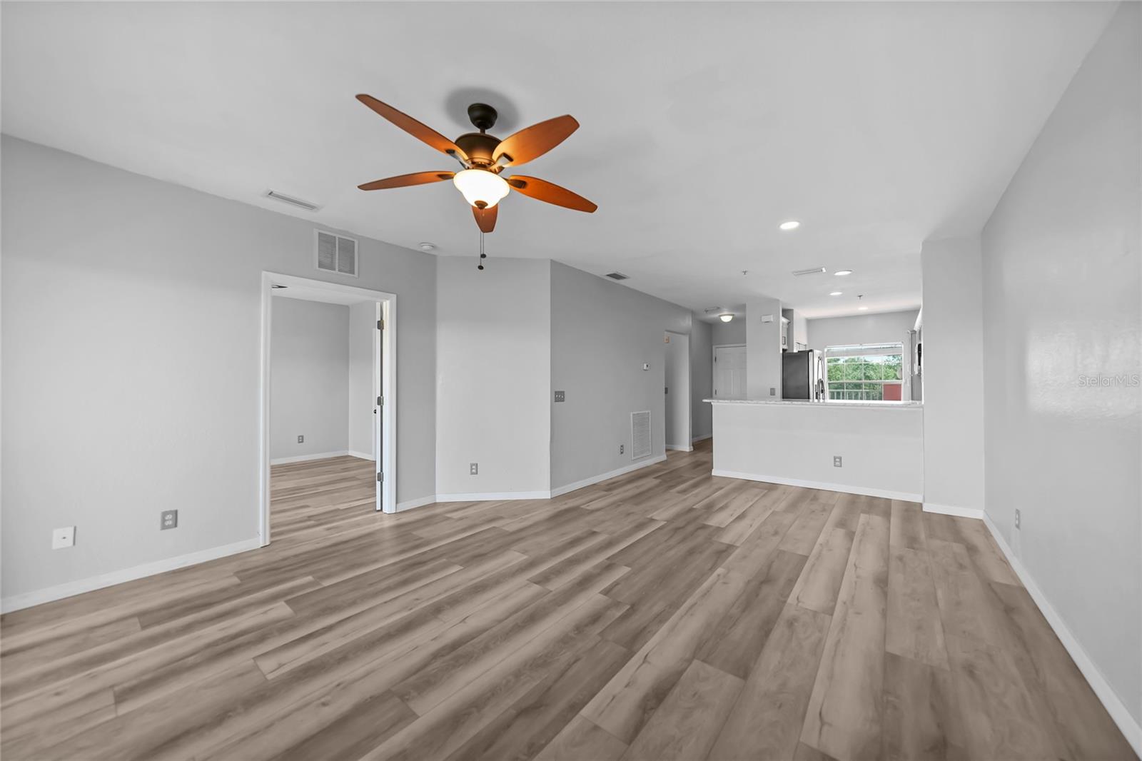 Image 17 of 48 For 2061 Willow Hammock Circle 303