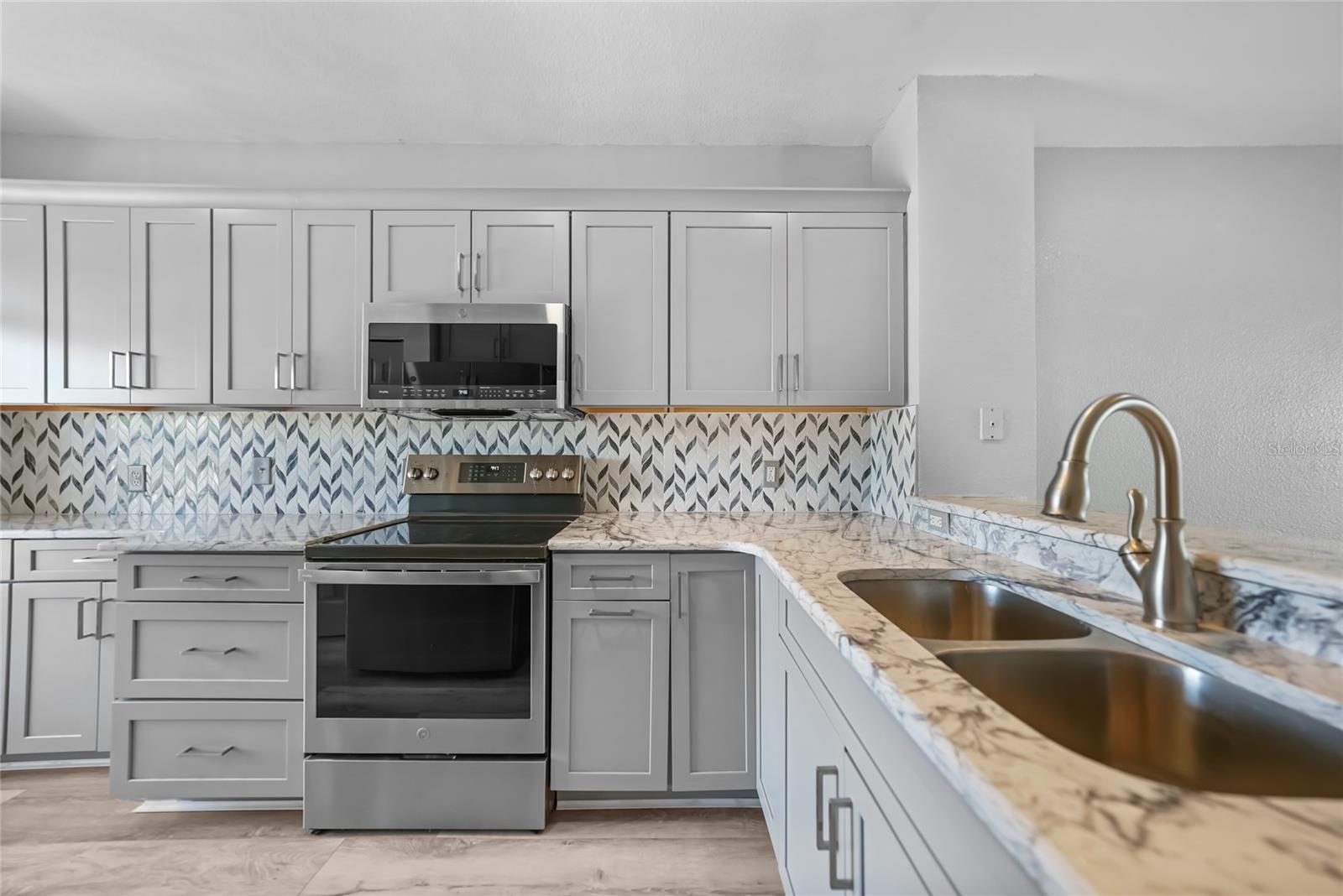 Image 7 of 48 For 2061 Willow Hammock Circle 303