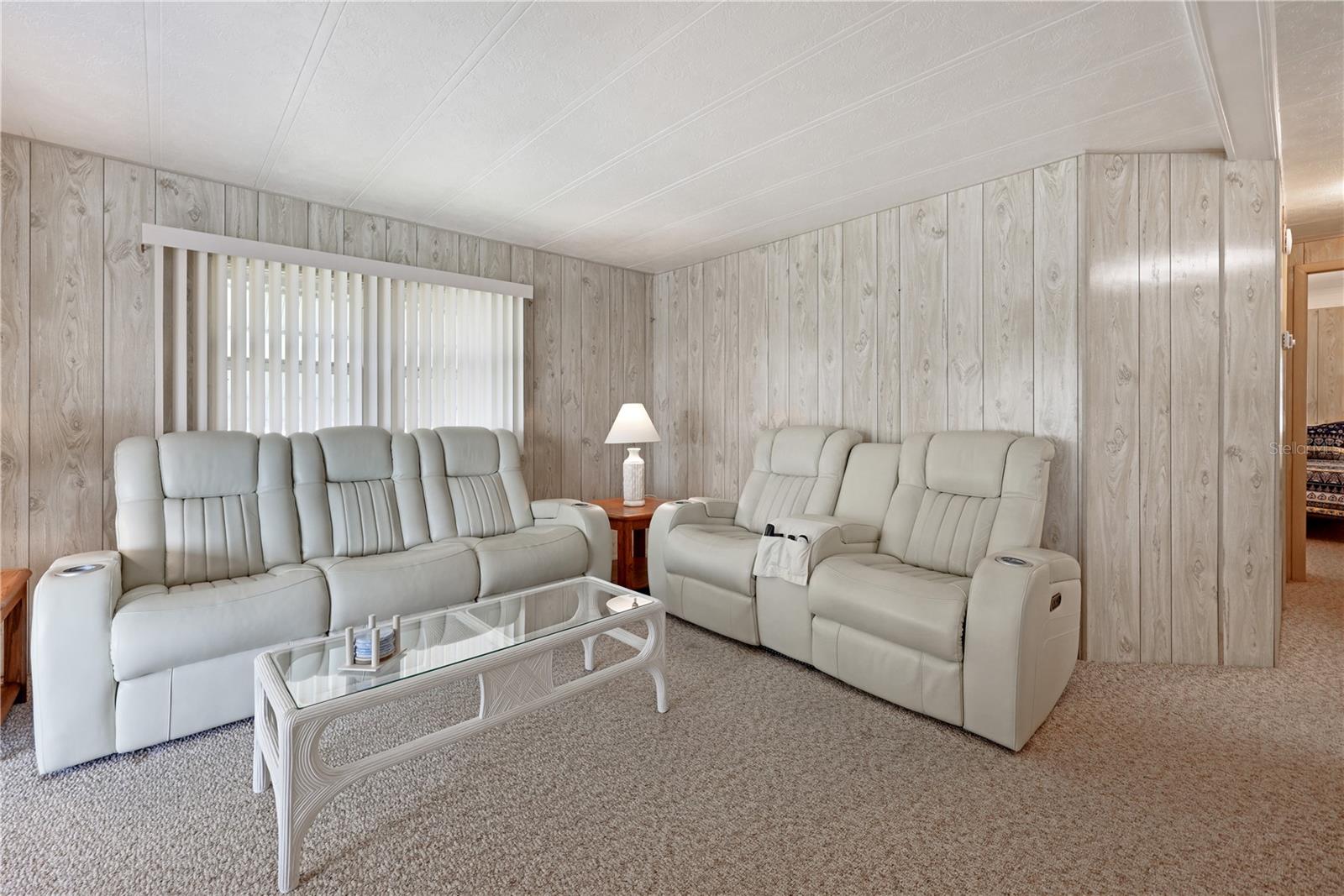 Image 10 of 86 For 2100 Kings Highway 1038