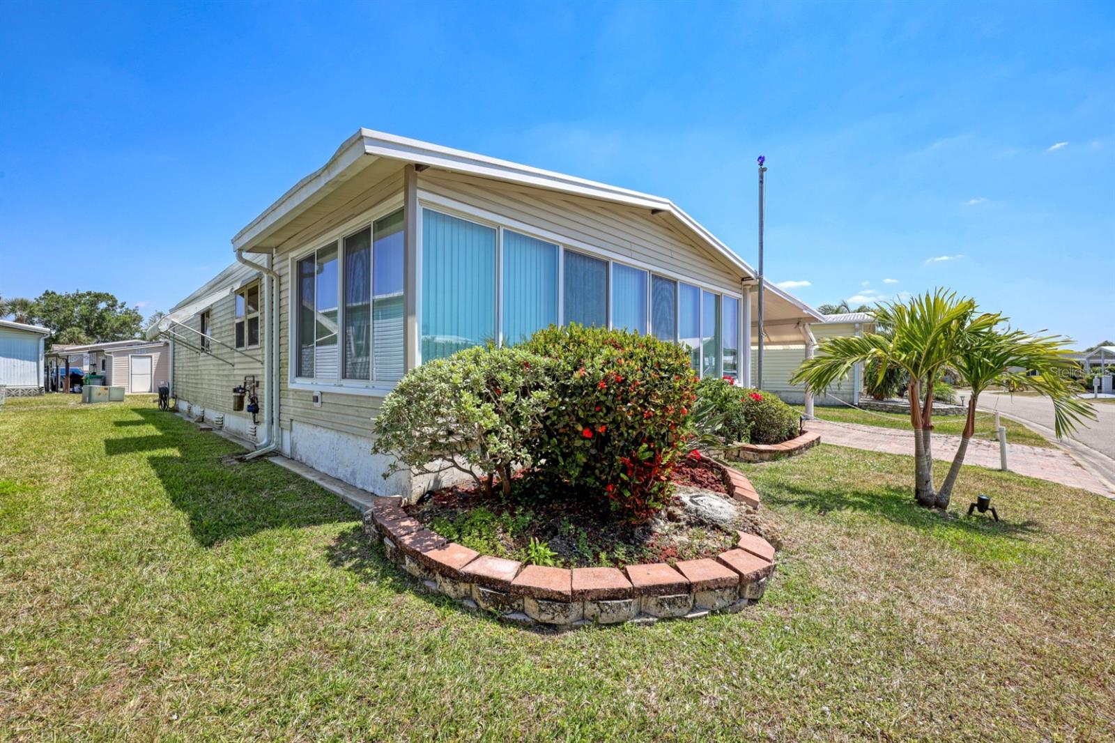 Image 4 of 86 For 2100 Kings Highway 1038
