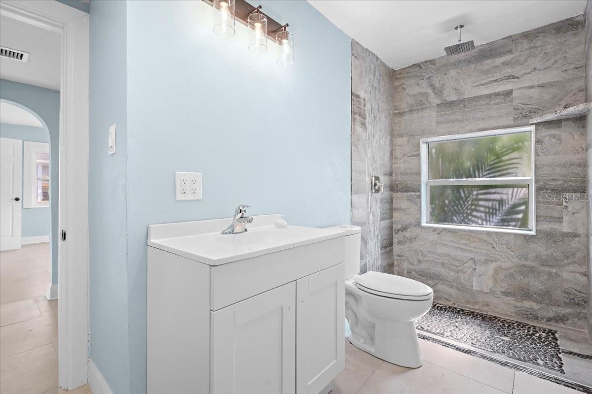 Image 16 of 33 For 23491 Harper Avenue