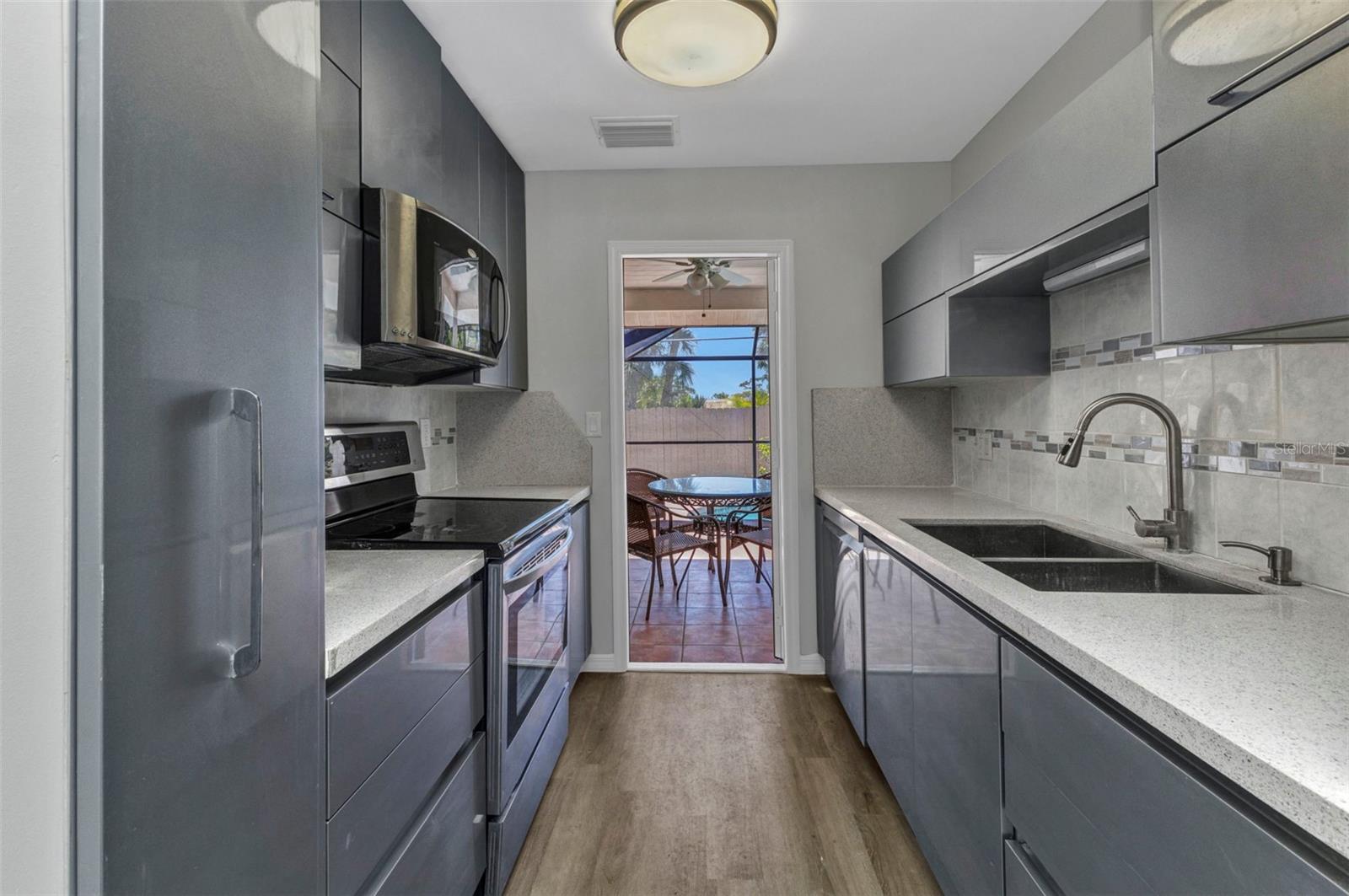 Image 17 of 41 For 428 Briarwood Road