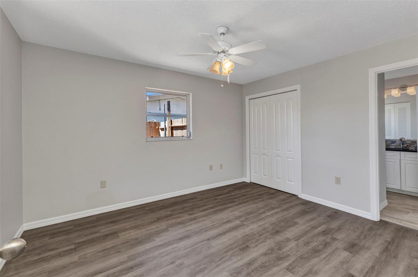 Image 18 of 41 For 428 Briarwood Road