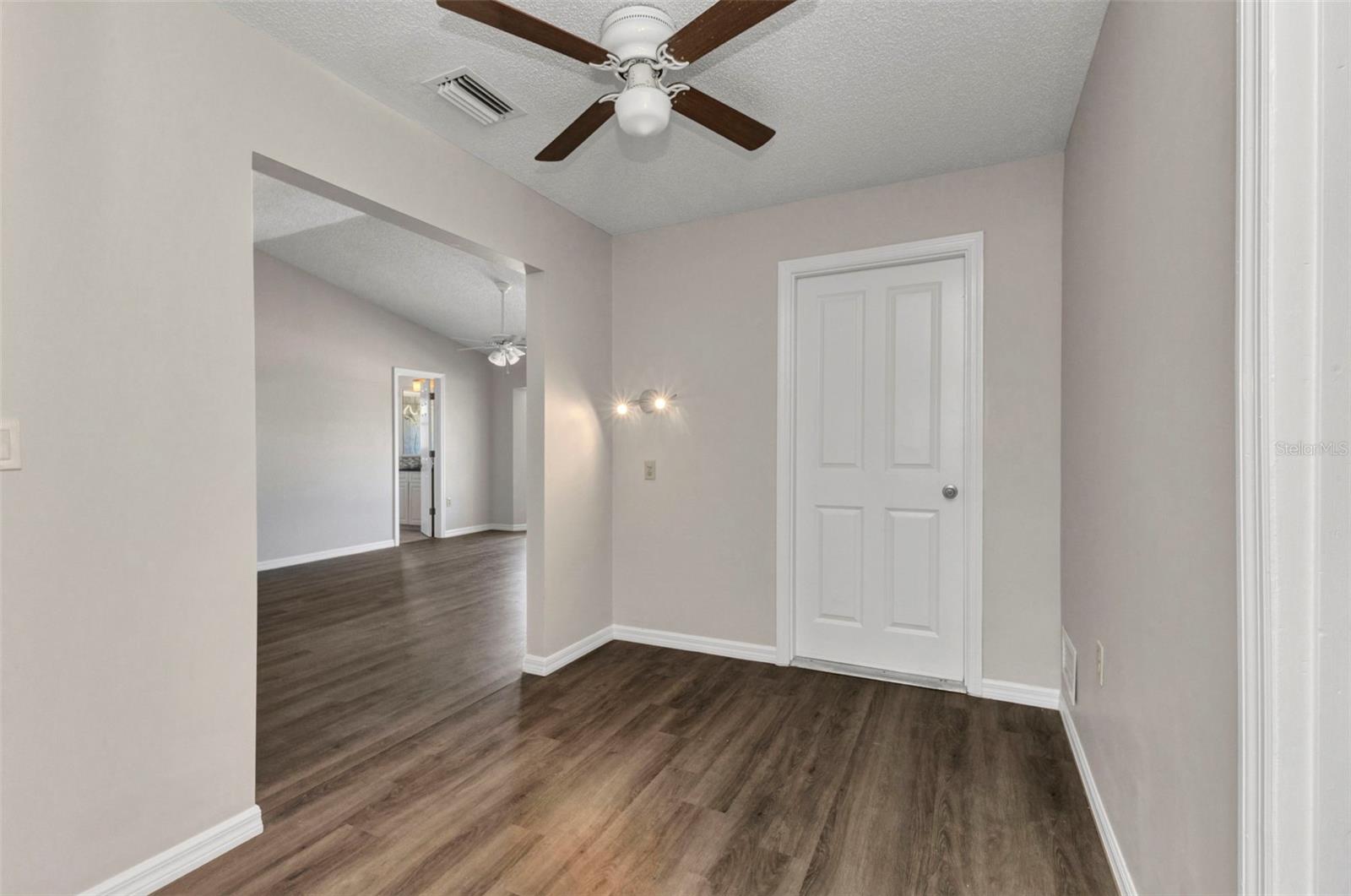 Image 24 of 41 For 428 Briarwood Road