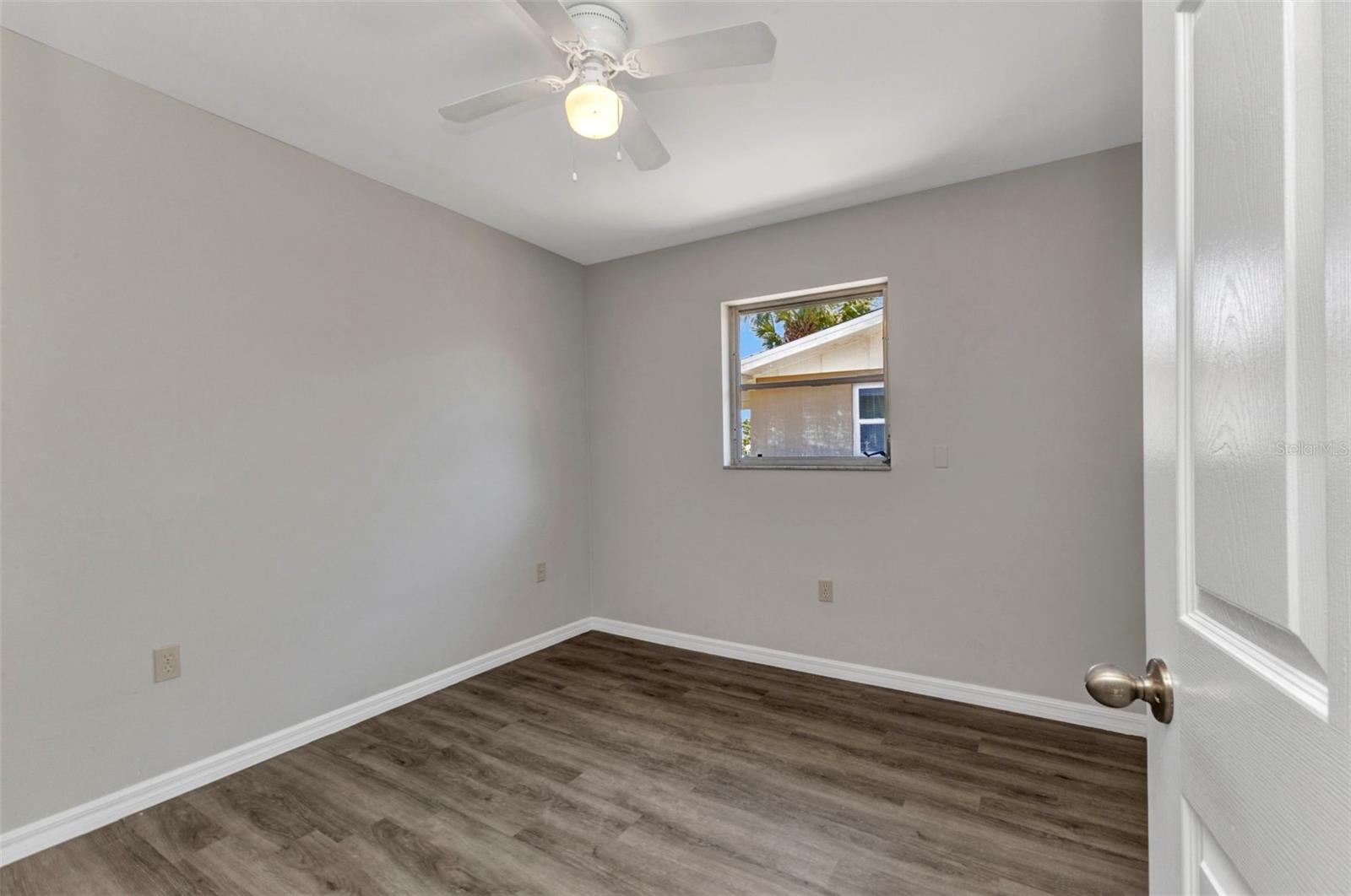 Image 25 of 41 For 428 Briarwood Road