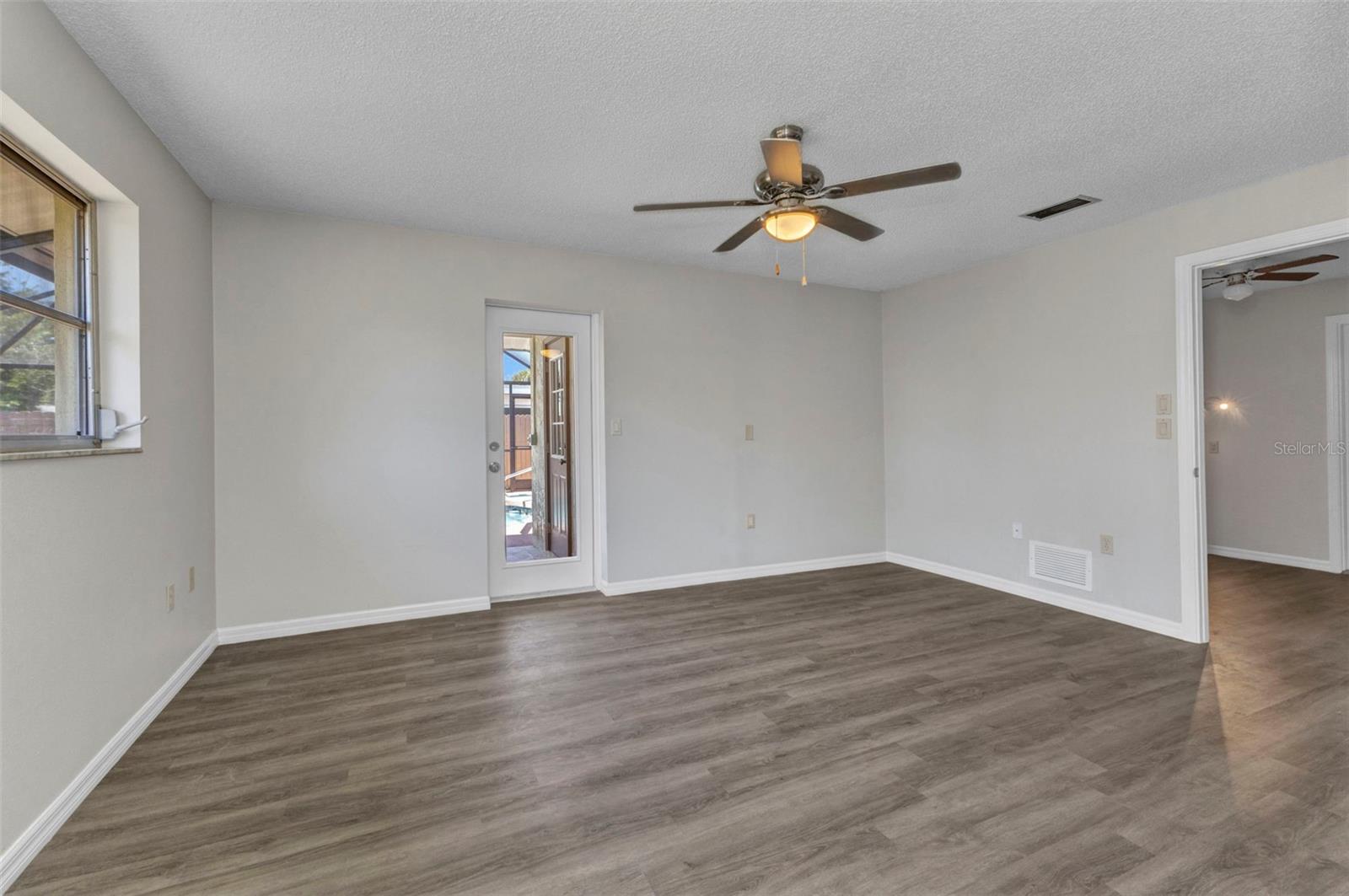 Image 31 of 41 For 428 Briarwood Road