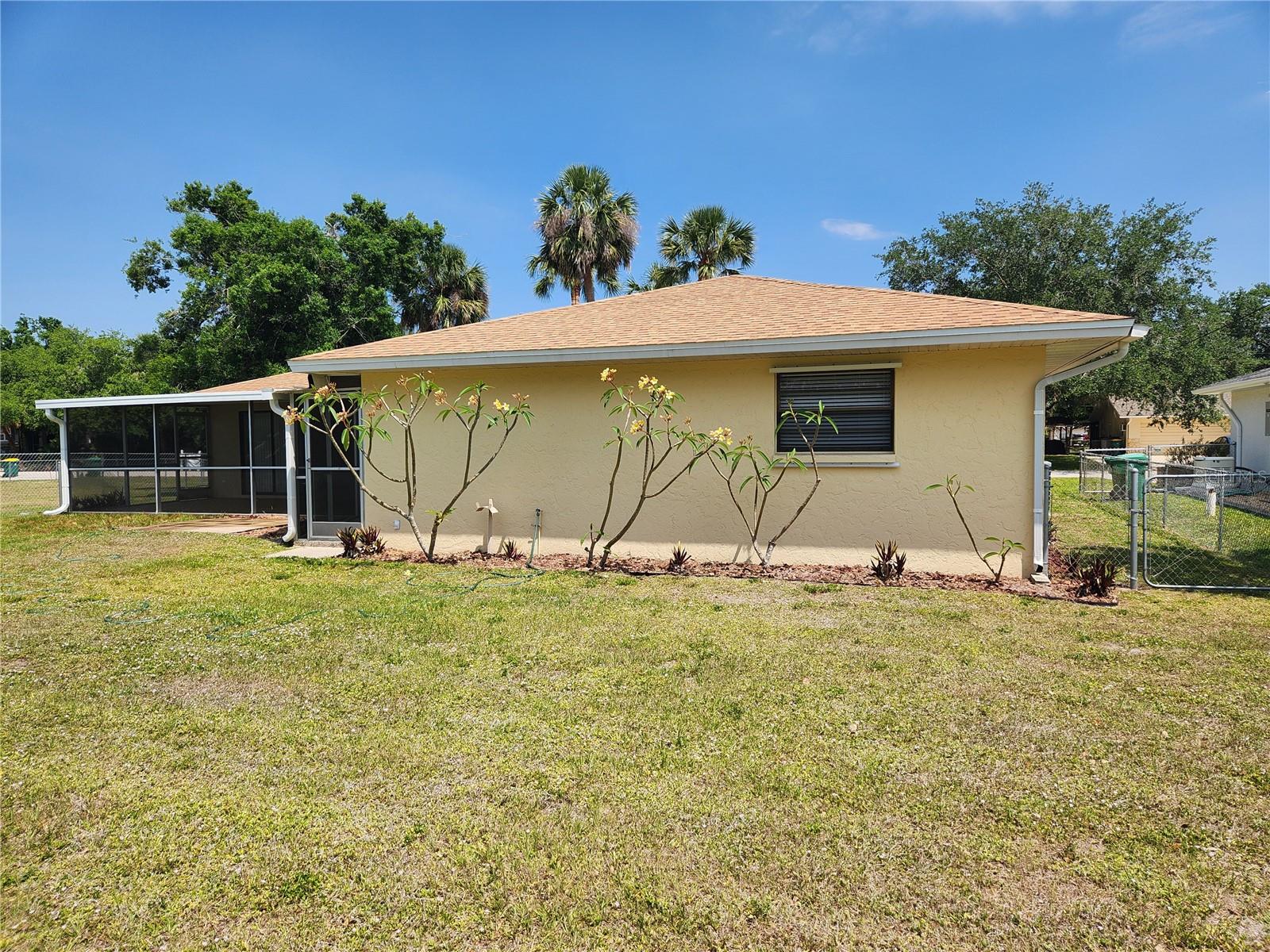 Image 10 of 61 For 21035 Exmore Ave