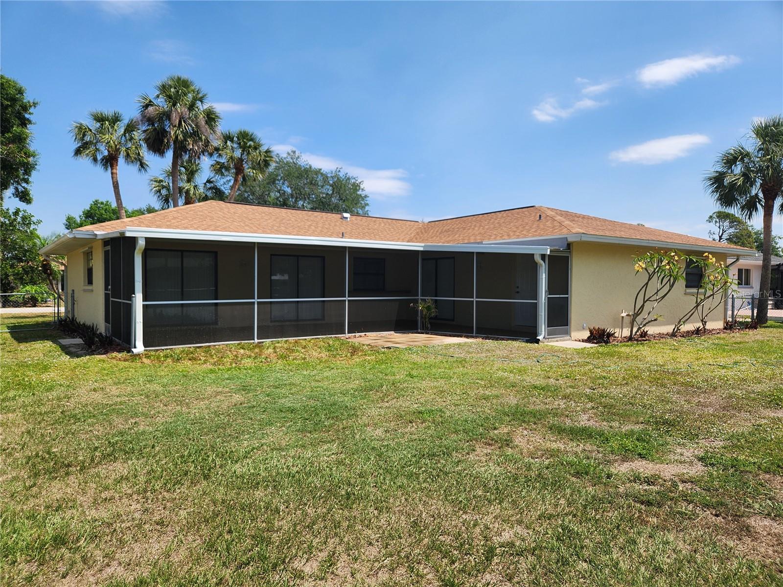 Image 11 of 61 For 21035 Exmore Ave