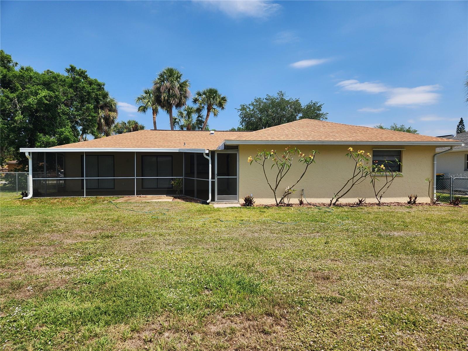 Image 12 of 61 For 21035 Exmore Ave
