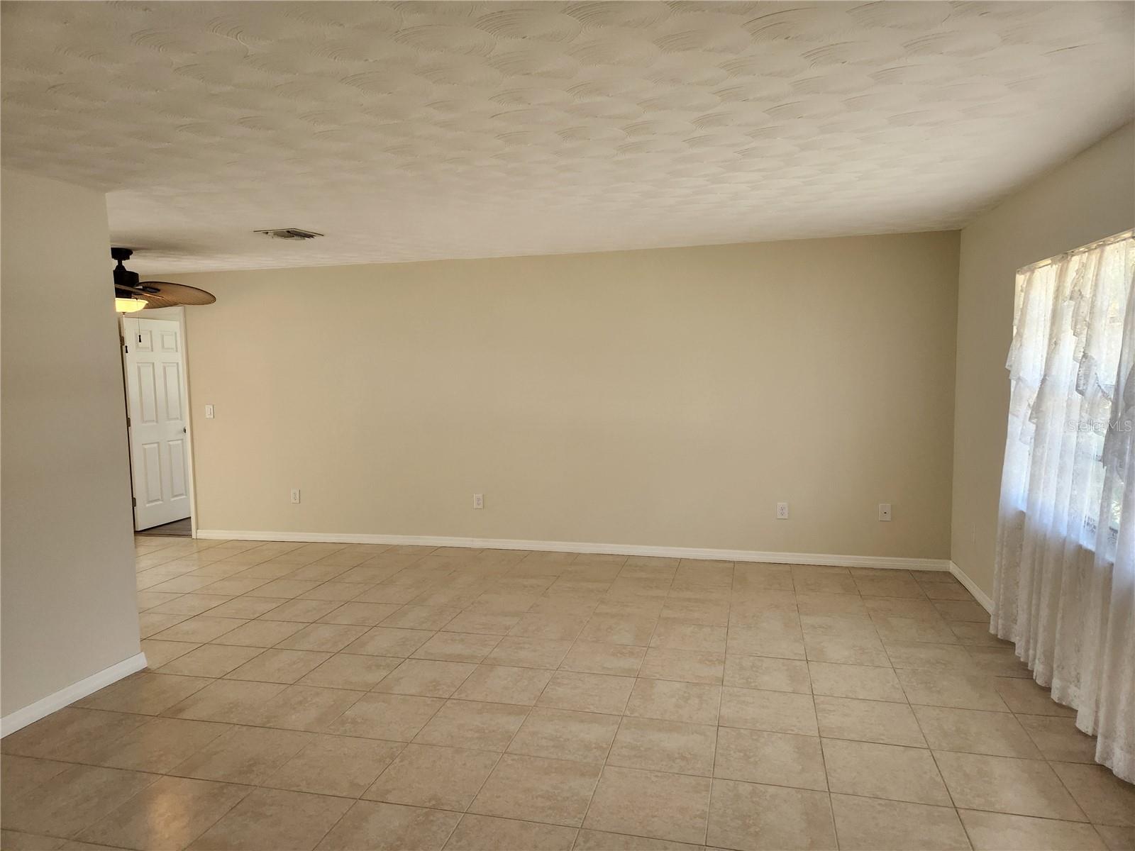 Image 18 of 61 For 21035 Exmore Ave