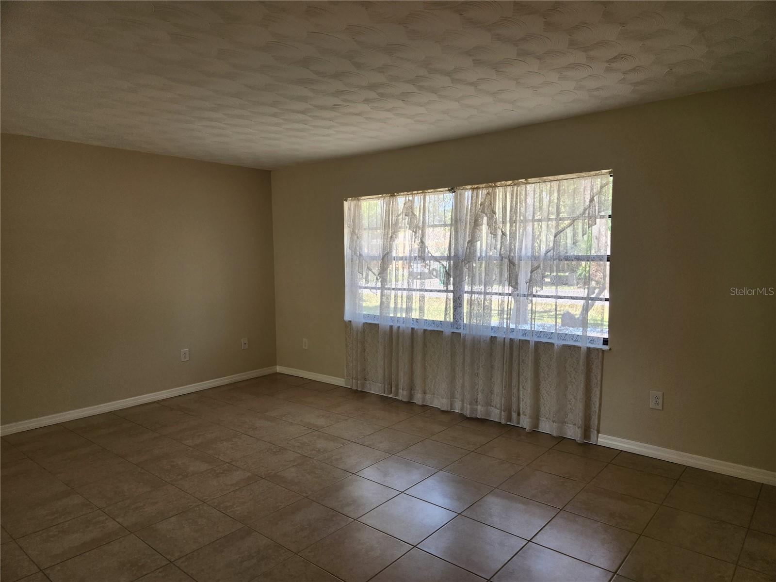 Image 19 of 61 For 21035 Exmore Ave